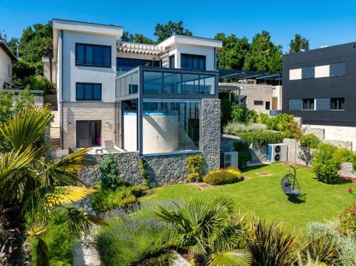 Opatija Villa | Villa Atalanta with heated pool near the beach