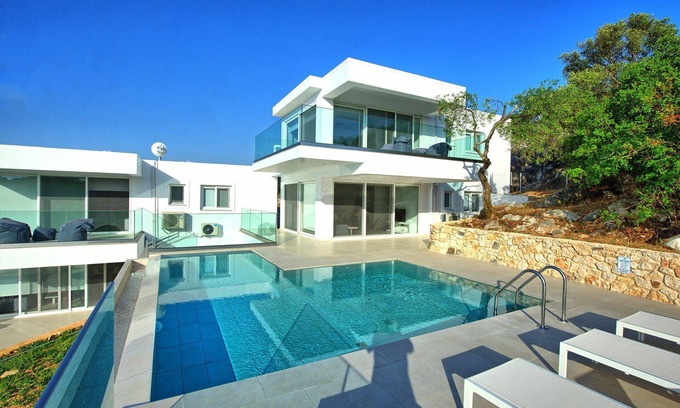 Agios Spyridon Corfu Villa | Villa en Perítheia con 4 habitaciones, capacidad 9