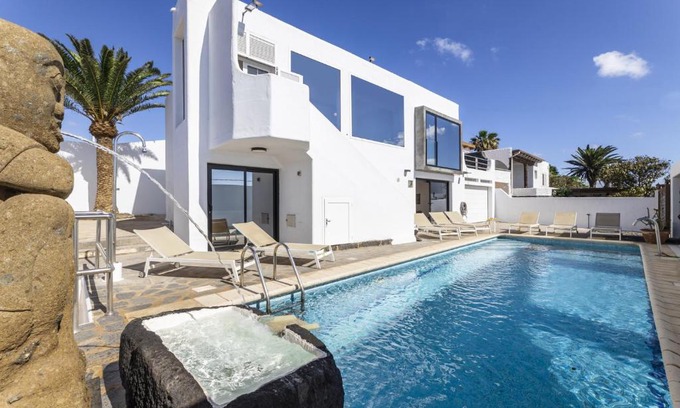 Playa del Cable Chalet De Esquí | Villa Atlantico - Planta alta
