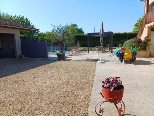 Foissiat Casa | Villa avec piscine au calme à la campagne