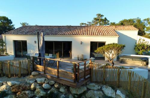 Saint-Jean-de-Monts Casa | Villa avec Spa niché dans la forêt à deux pas des plages