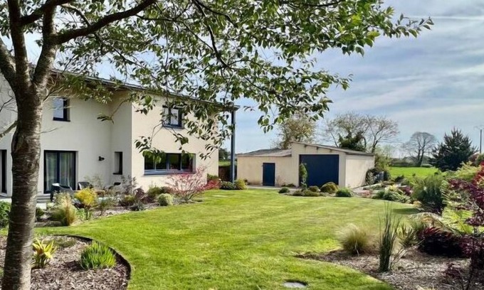 Bannalec Casa | Vrbo Property