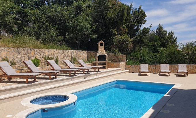 Brasina Villa | Villa Avoca