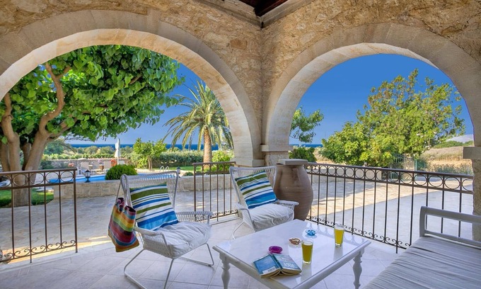 Asprouliani Villa | Villa Avra by Villa Plus