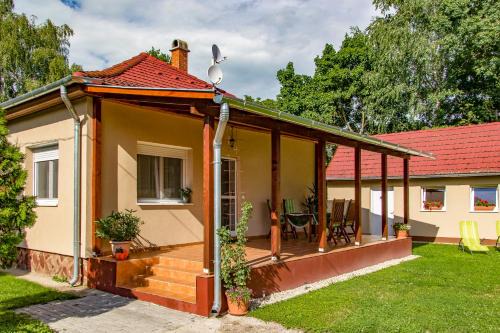 Balatonmariafurdo Villa | Villa Bárdió