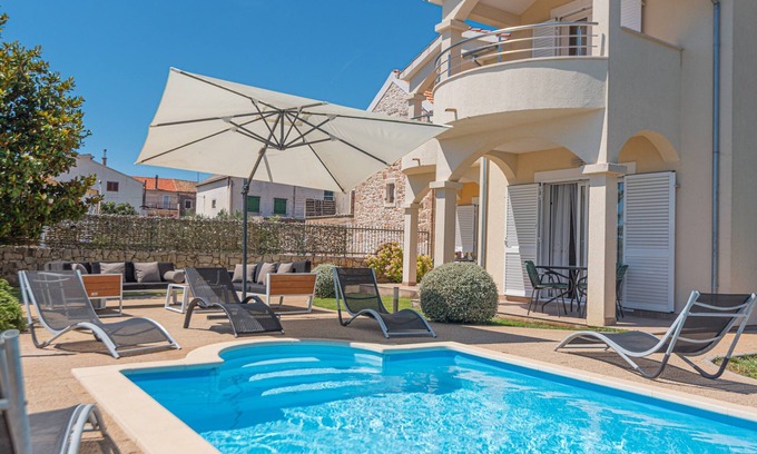 Pirovac Casa | Villa Bašić (V8801-K1) - Pirovac