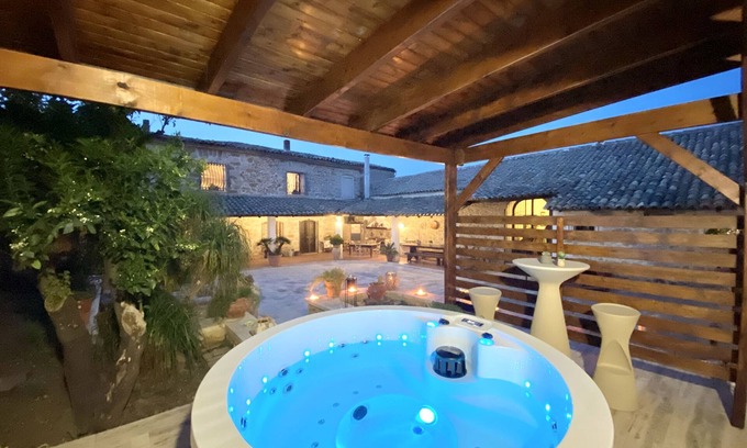 Alcamo Villa | Villa 'Baglio Giganti' with Private Terrace, Wi-Fi and Air Conditioning