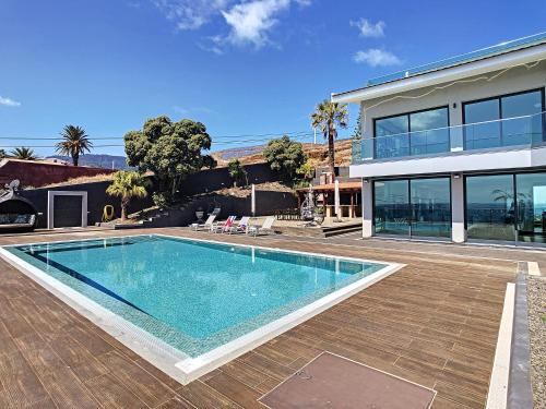 Machico Villa | Villa Bahari by LovelyStay