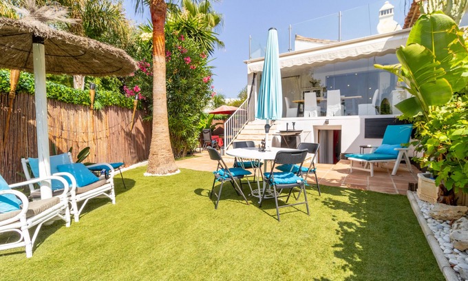 Bahia Dorada Villa | Villa 'Bahia Dorada' a 50 m de la playa con vistas al mar, Wi-Fi y aire acondicionado