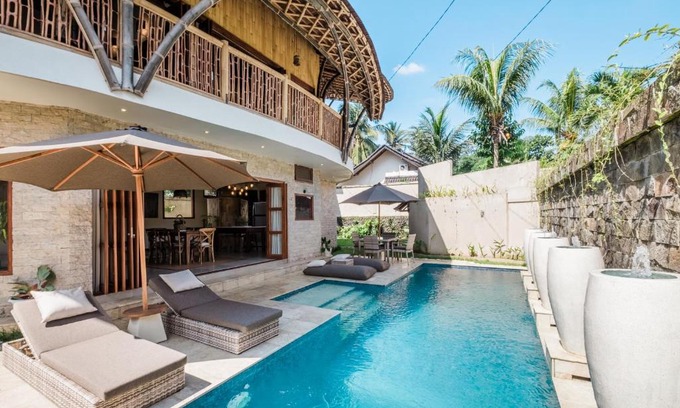Melayang Villa | Villa Bambooz Sari