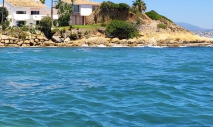 Buenas Noches Villa | Villa 'Beachfront' con vistas al mar, Wi-Fi y aire acondicionado