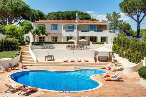 Figueiral Villa | Villa Beirais by Villa Plus
