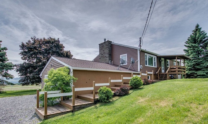 Valois Casa | Villa Bellangelo on the Seneca Lake wine trail