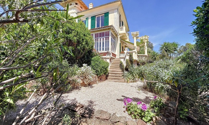 Espero-Pax Villa | Villa Belle Epoque magnificent terrace 180° sea view