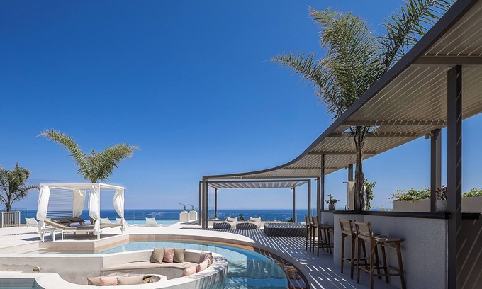 Atsipópoulon Villa | Villa de alta calidad con vista panorámica al mar e instalaciones completas, ¡junto a la ciudad!