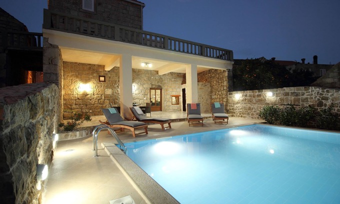 Cilipi Villa | Villa Bellezza oasis rústico cerca de Dubrovnik con piscina privada