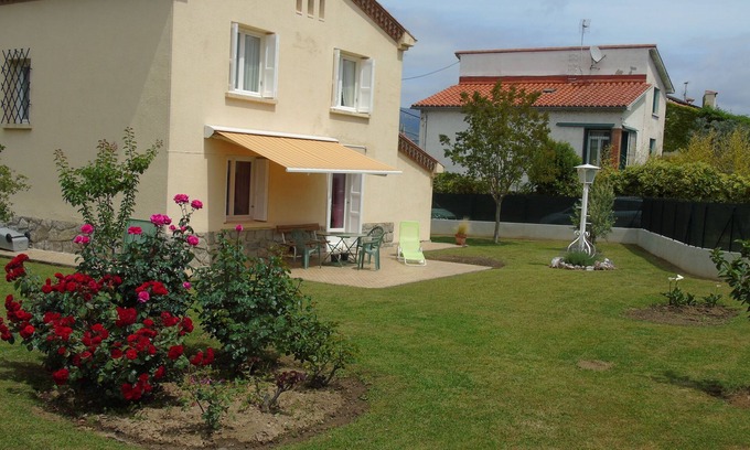 Prades Casa | Villa independiente en Prades 66500 La casa está ubicada en 11 chemin St Jean