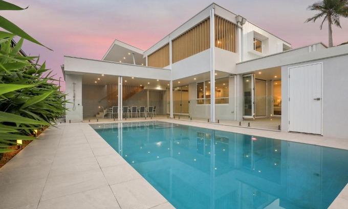 Caves Beach Casa | Villa Bianco