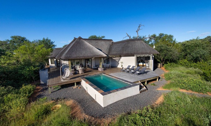 Hoedspruit Villa | Villa Blaaskans, luxury 3 bedroom villa with office