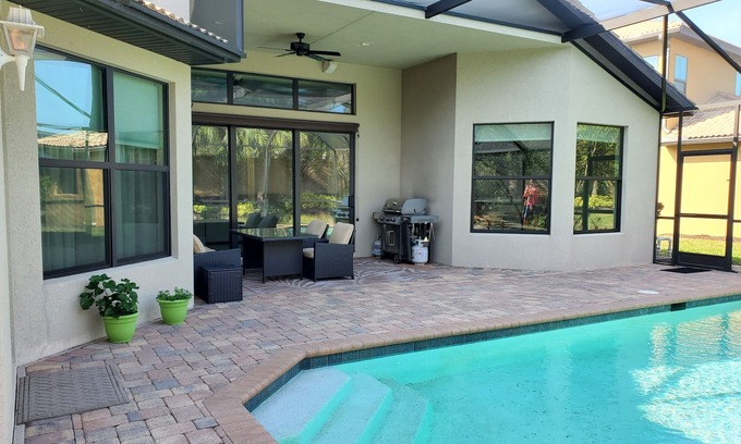Bonita Springs Villa | VILLA BONITA 4BR 3.5BA LUXURY GATED POOL HOME CLOSE TO BEACHES !