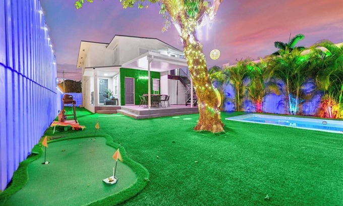 Allapattah Casa | Villa Bonita | 6BR | Pool + Hot Tub