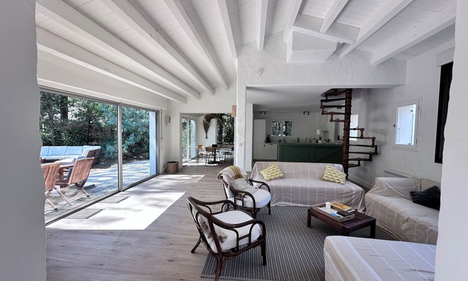 La Palmyre Villa | Villa bord de mer dans Parc Privé avec accès Plages, tennis, jeux, piscine.