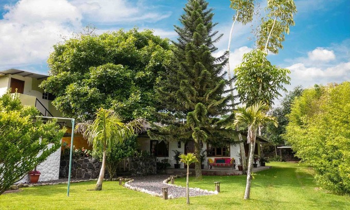 Baños de Agua Santa Villa | Villa Bossano Samar