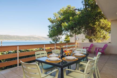 Arbanija Apartamento | Villa Bua - Beautiful Seafront Apartments