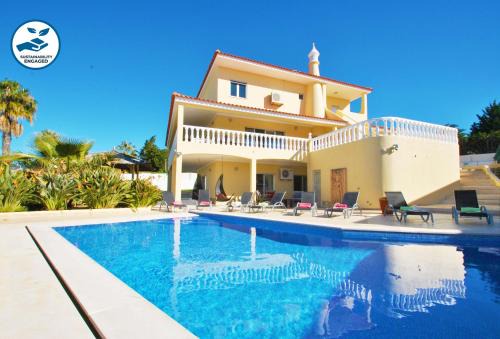 Montechoro Villa | Villa Buddha by Algarve Vacation