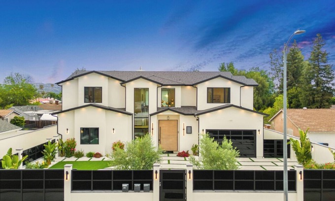 Woodland Hills Villa | Villa Califa - Resort-Style Living w/ Private Pool, Spa & Theater