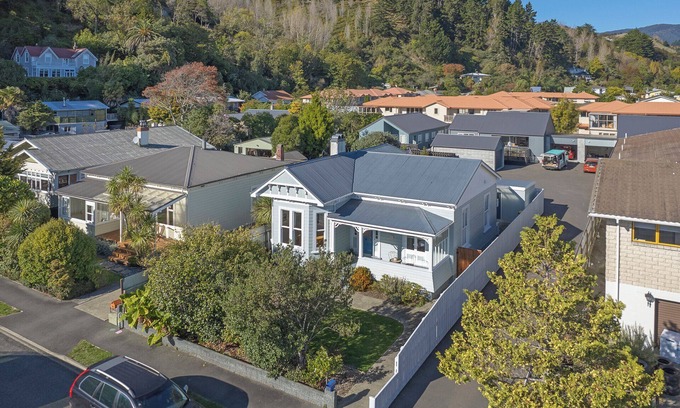 Nelson Villa | Villa Cambria - Where Tranquility meets Modern Comfort in Nelson's Heart
