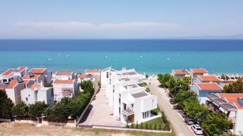 Polichrono Villa | Villa Camelia by the sea