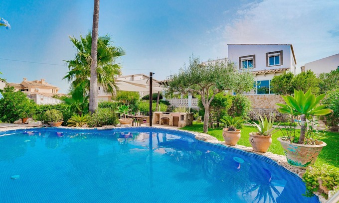 es Bacares Villa | Villa Can Franck para 6 personas en Alcudia. AC y WiFi gratis.