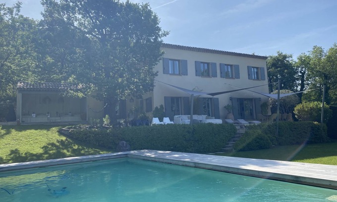 Bauduen Villa | Casa provenzal con magníficas vistas del lago St. Cross!