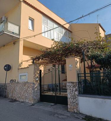Mondragone Casa | Villa Carmela Capotosto