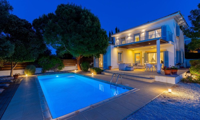 Latchi Cabaña | Villa Carob Tree - a villa that sleeps 6 guests in 3 bedrooms