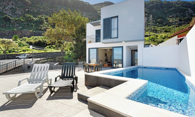 Machico Villa | Villa "Casa Da Pontinha" con vistas al mar, jardín privado, piscina al aire libre y Wi-Fi