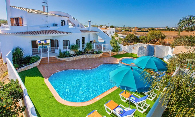 Patroves Villa | Villa Casa do Laguinho by Villa Plus