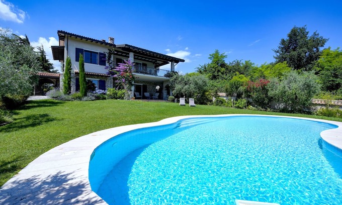 Manerba del Garda Villa | Villa Casa Montecolo with private pool