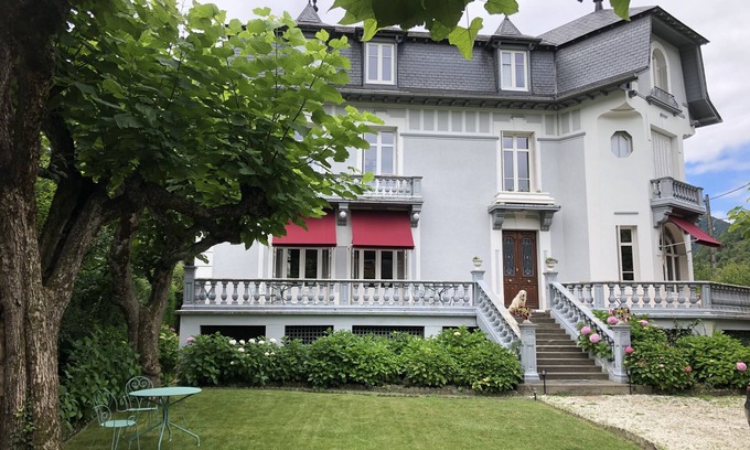 Bagneres-de-Luchon Villa | villa Castelmt location luchon pyrennees