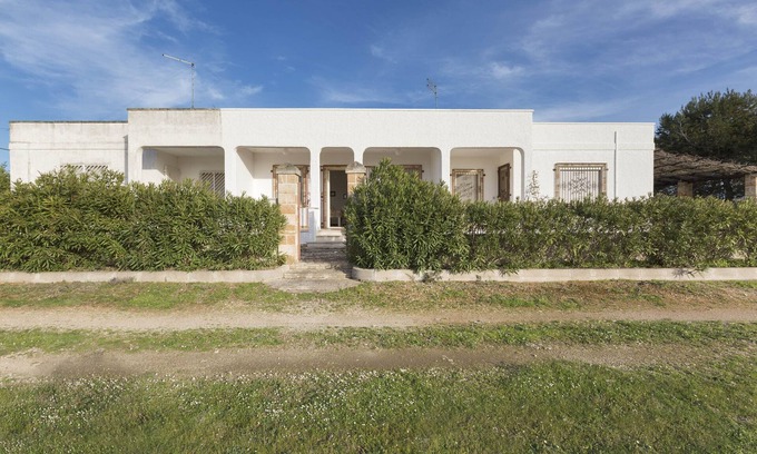 Torre Castiglione Casa | Villa Castiglione by BarbarHouse