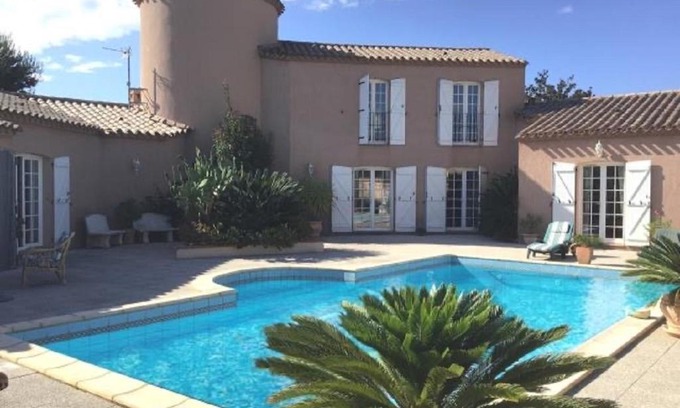 Bompas Villa | Villa Catalane