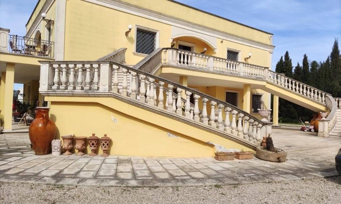 Novoli Villa | Villa Celea con patios y Wi-Fi