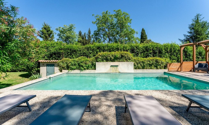 Fontvieille Villa | Villa 'Charmante Avec Piscine' con piscina privada, Wi-Fi y aire acondicionado