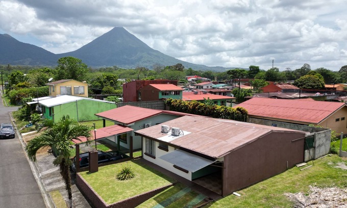 Barrio Pilo Casa | Villa Chelis - Downtown La Fortuna