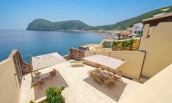 Canneto Villa | Villa 'Chiara' cerca de la playa con vistas al mar y terraza