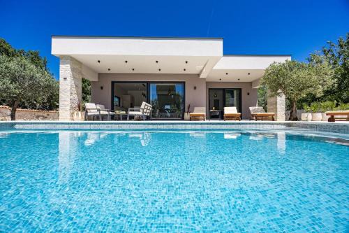 Liznjan Villa | Villa Chiara, Neubau-Ferienhaus Pula-Sisan