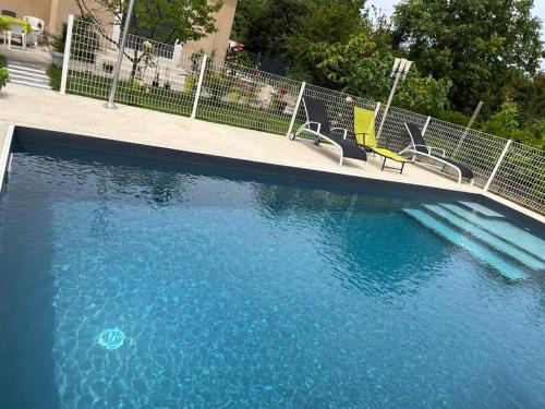 Carpentras Casa | Villa climatisé avec piscine et jacuzzi