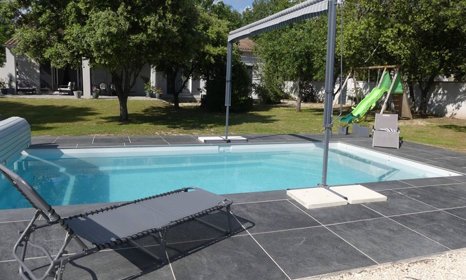 Saint-Didier Villa | Villa Climatisée Avec Piscine Pour 6 Personnes sur Terrain Clos