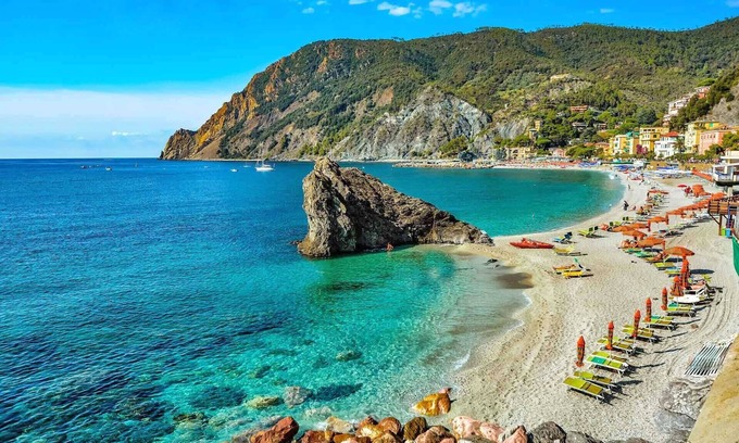 Licciana Nardi Villa | VILLA CLOTILDE 8 Pax, campo con piscina, WI-FI, barbacoa, cerca de Cinque Terre
